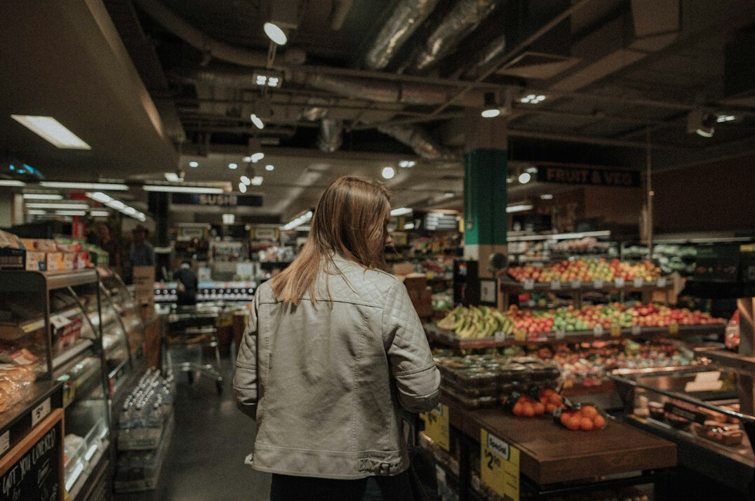 detective observing supermarket